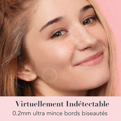 Patch invisible AcnéClear de 0,2mm avec bords biseautés sur le visage d'une femme.